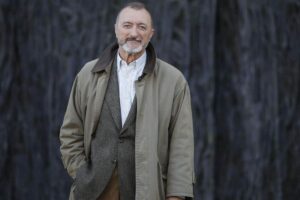 Los tres libros que Arturo Pérez-Reverte aconseja leer una vez en la vida