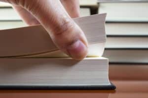 Los 15 libros que la gente más se deja sin leer