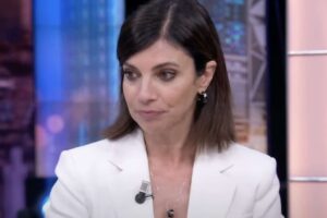 Los 5  libros recomendados por Maribel Verdú, comenzando por el que está leyendo este verano