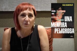 La nueva novela de Elia Barceló es un thriller que explora los peligros de la desinformación en la era digital. Te la presentamos junto a sus mejores obras