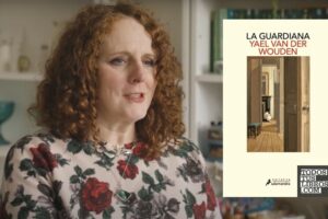 Maggie O’Farrell, la autora de Hamnet y El retrato de casada ha dicho de esta novela «¡Qué libro! Una novela increíble, delicada y contundente a la vez.»