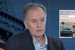 ‘El camino de los ingleses’ de Antonio Soler vuelve a las librerías, la novela donde el escritor relató el último  verano de la adolescencia y la transición de un país