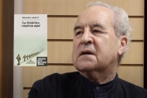 John Banville confirma a este «Extraordinario… Ingenioso, complejo y profundamente perturbador» escritor del que se publica su primer libro de cuentos