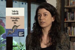 Fantástico: «Este libro es un animal del futuro con cinco corazones latiendo a la vez —hija, madre, abuela, bisabuela y lector—: cada vez que un corazón se acelera, toca a todos los demás» dice Samanta Schweblin de esta nueva obra